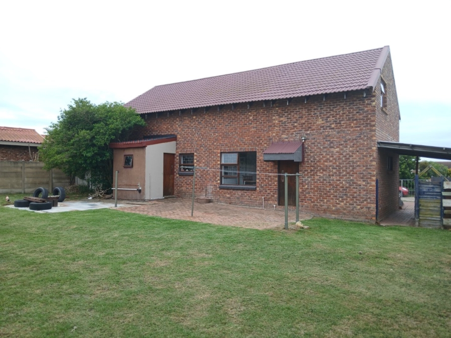 4 Bedroom Property for Sale in Noorsekloof Eastern Cape